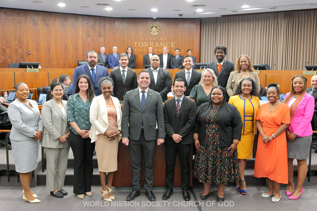 Read more about the article Mayor of Torrance Honors Church for Serving the Community